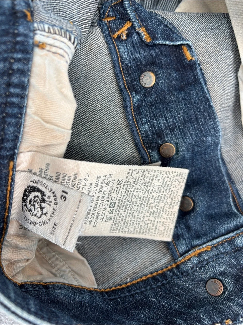 Diesel Men's 1979 Sleenker Skinny Fit  button fly distressed Jeans 31